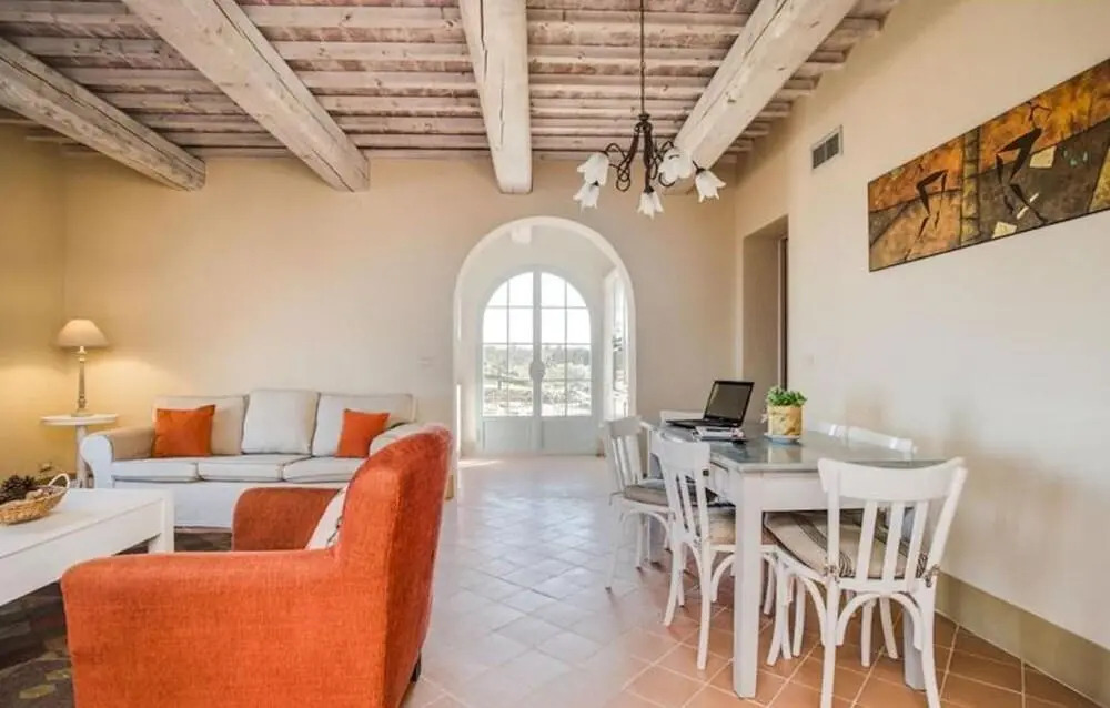 Luxury Resort with swimming pool in the Tuscan countryside, apartments with private outdoor area with panoramic view