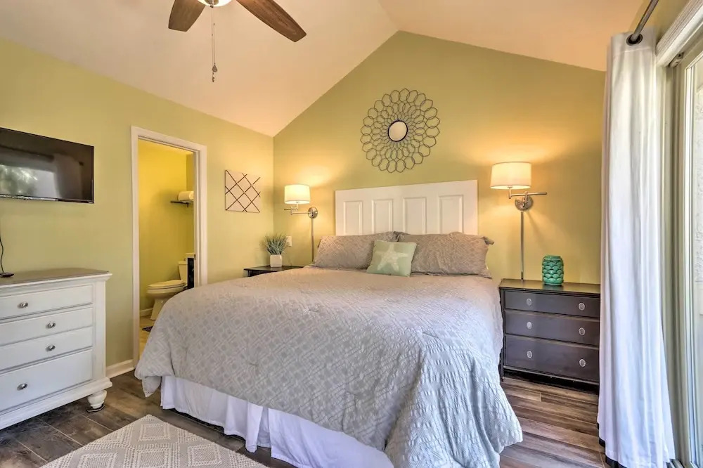 Half-mi to Coligny Beach: Hilton Head Resort Condo
