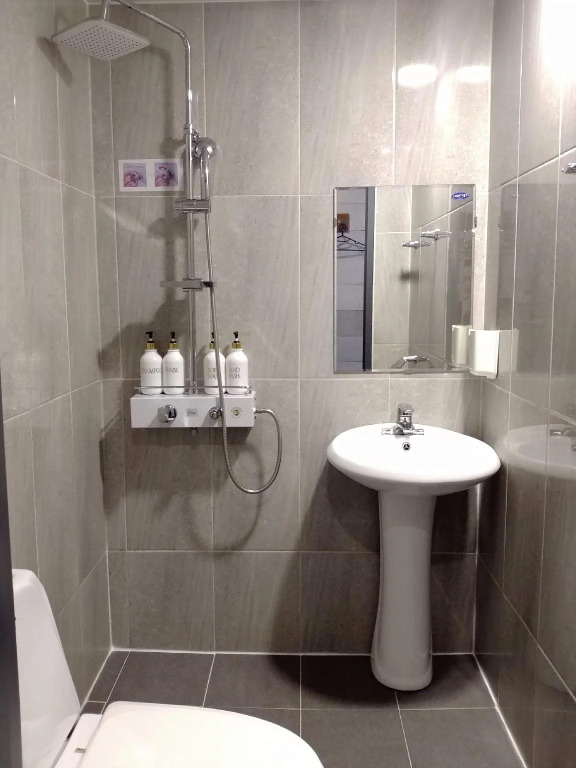 Travel Light Hostel