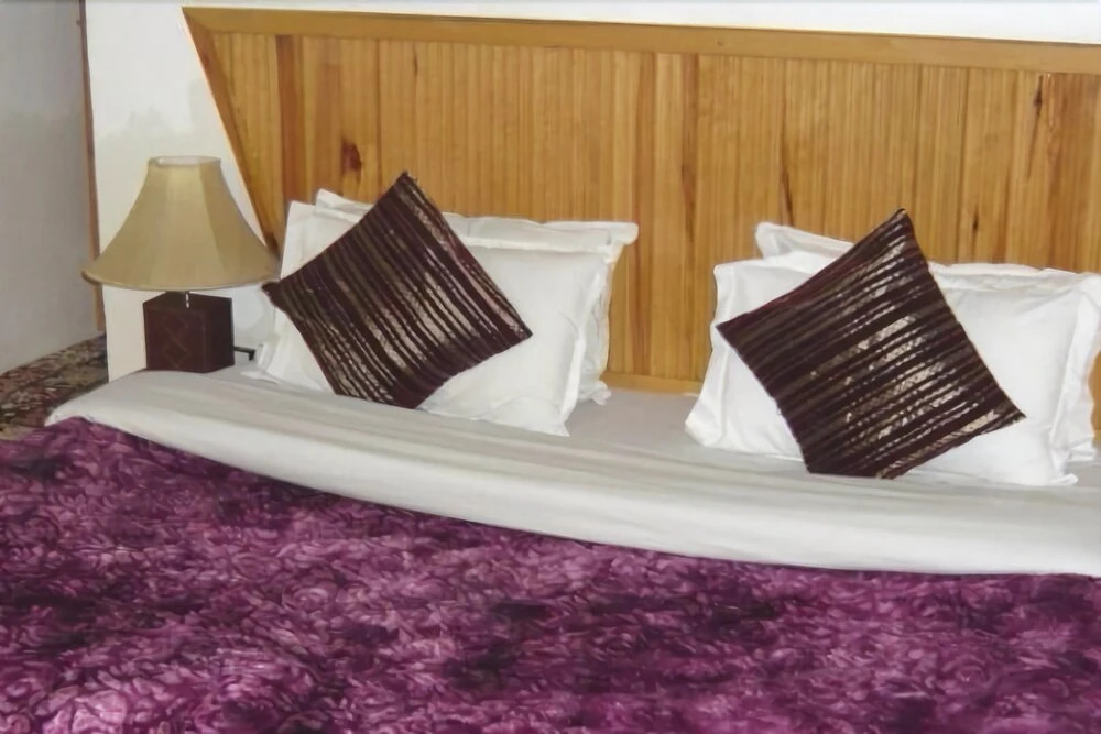 Hotel Akbar At Dal Lake Ghat Number 1