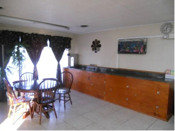 Budget Inn - New Albany