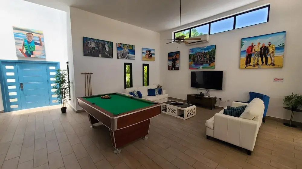 Bachelor s Heaven - Private and Spacious