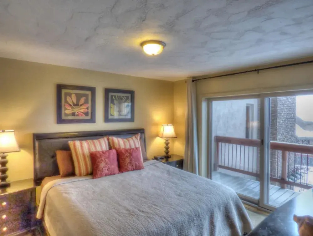 Lift Tickets Ski To Your Door, Wifi, Deck, Hot Tub