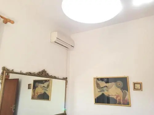 Roma Youth Bed and Breakfast