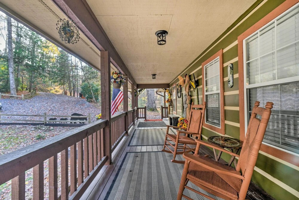 Woodsy Pigeon Forge Hideaway: Private Hot Tub
