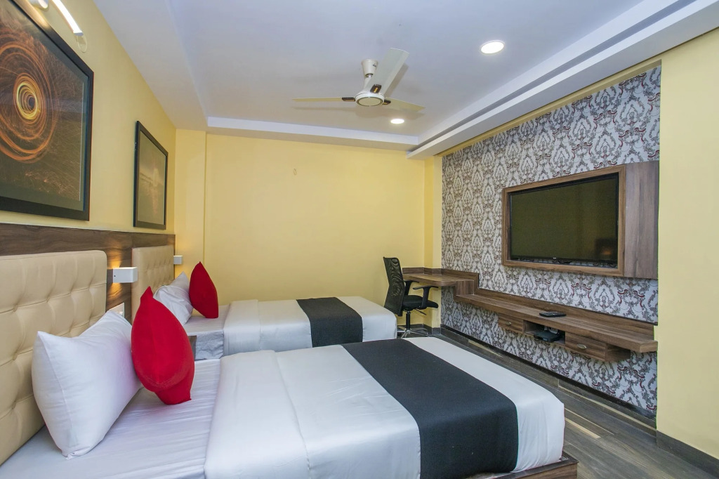 Capital O 18788 Phoenix Hotel & Resort