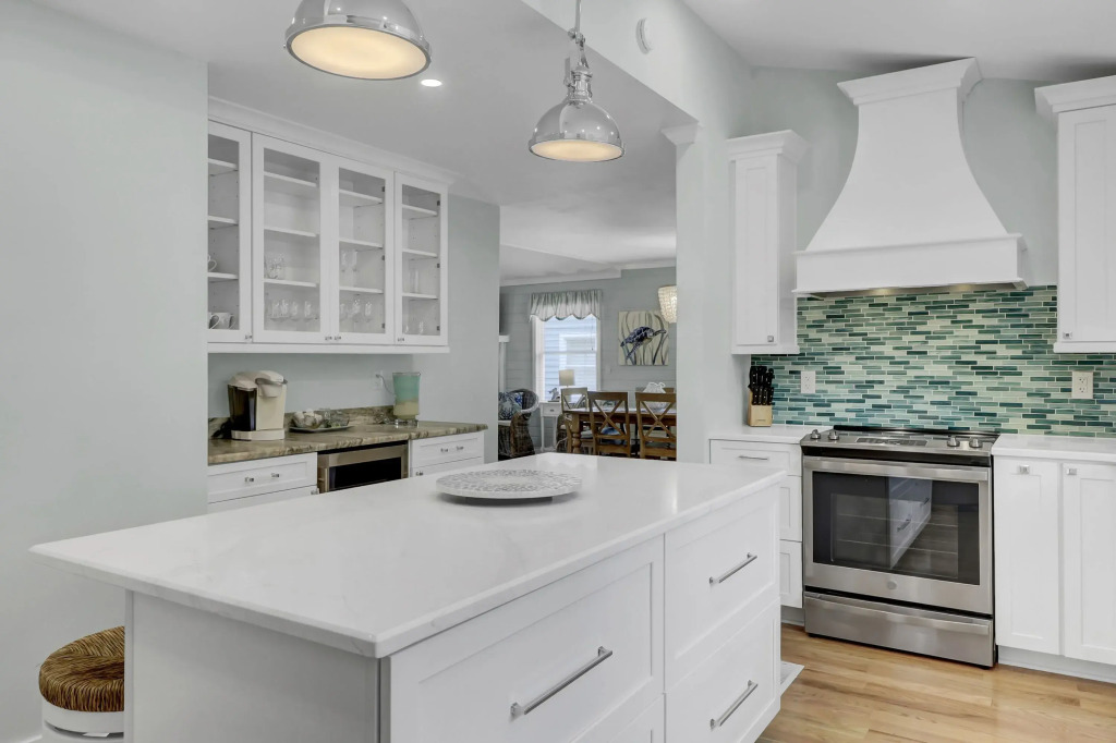 55 Pelican Bay by Avantstay Easy Beach Access + Shared Pool + Screened Porch + Ping Pong