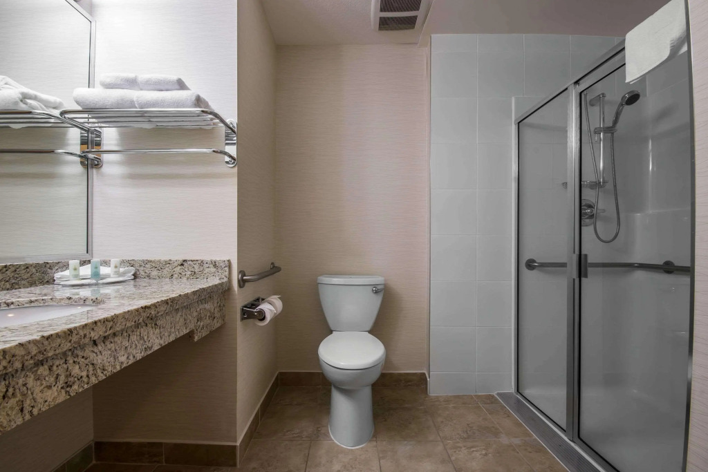 Comfort Inn & Suites Surrey