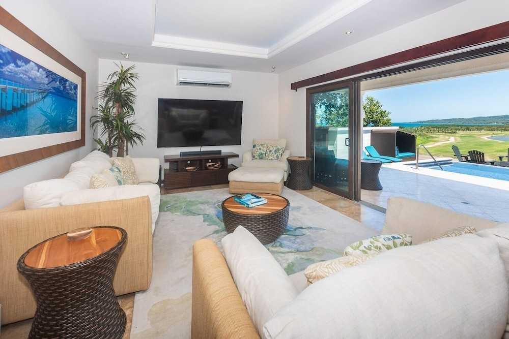 Pristine Bay 1005- Villa Loce 4 Bedroom Home