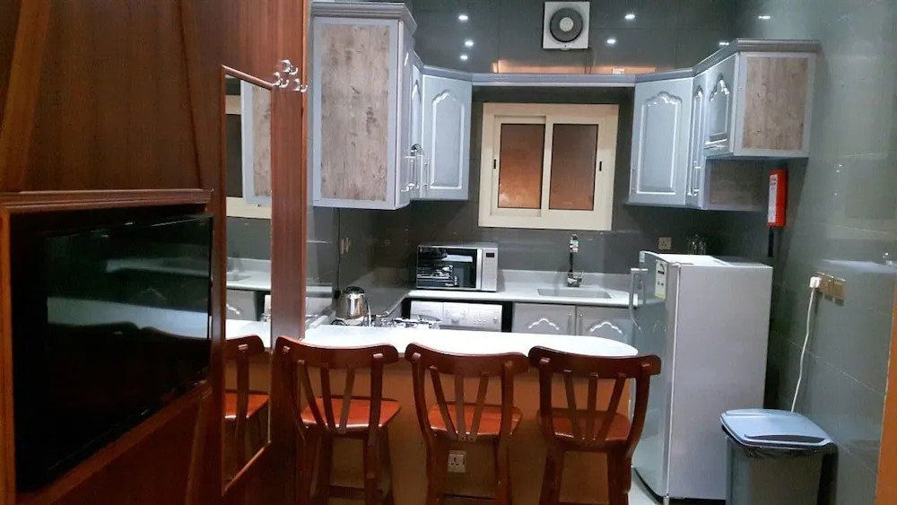 "أجنحة إيلاف الحمراء - شقق مخدومة اقتصادي Elaf Al Hamra Suites Economy Serviced Apartments