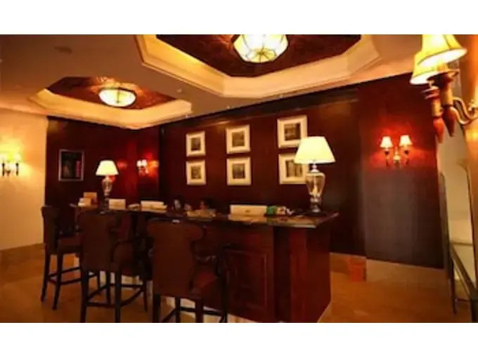 Aventine Town Hotel
