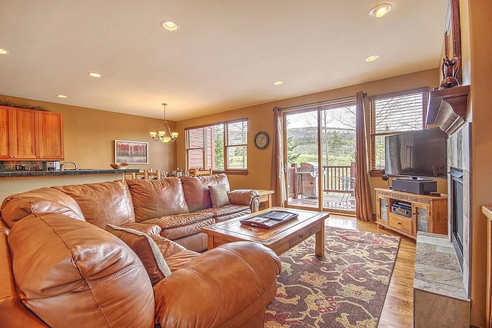 Highland Greens Oak 4 Br townhouse by RedAwning