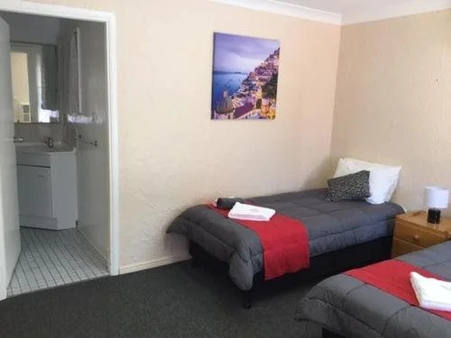 Village Motor Inn