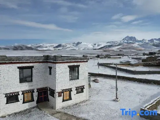Yaoshan · Muxue Homestay (Tagong Grassland)