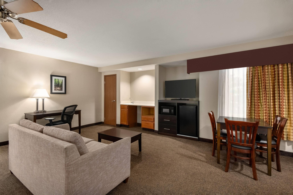 Baymont by Wyndham Rockford