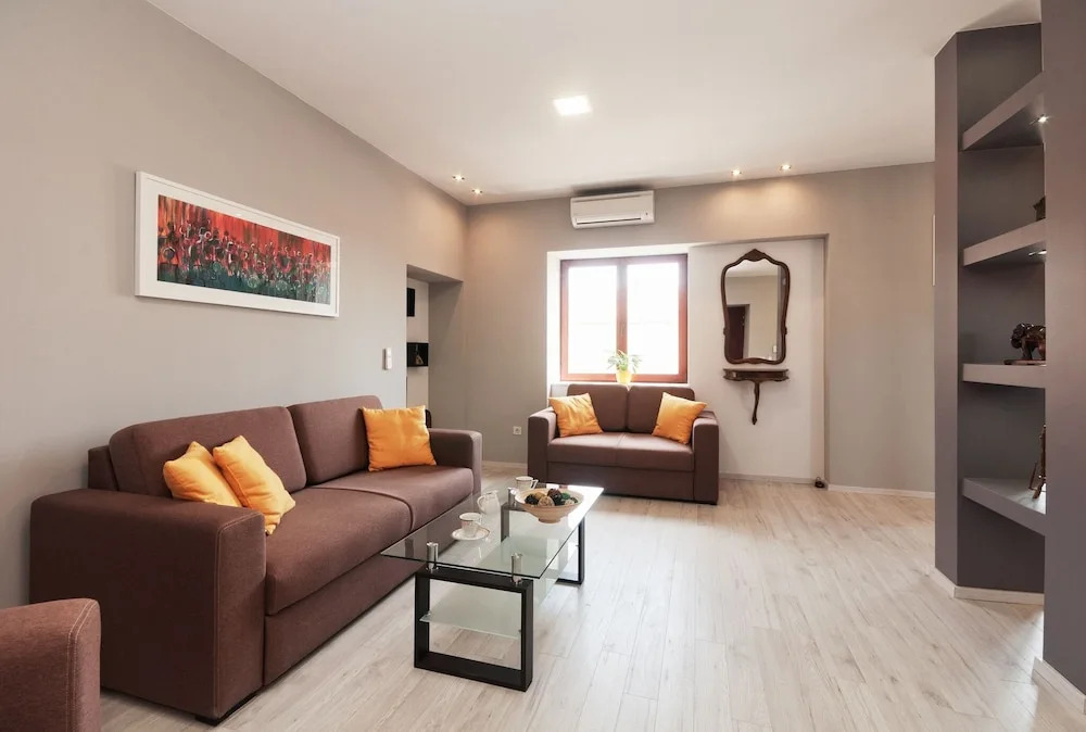 Ravelin Apartments