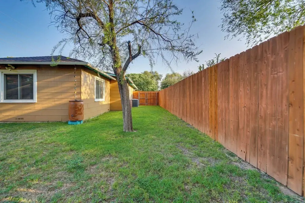 Lovely Lubbock Home w/ Furnished Deck & Grill