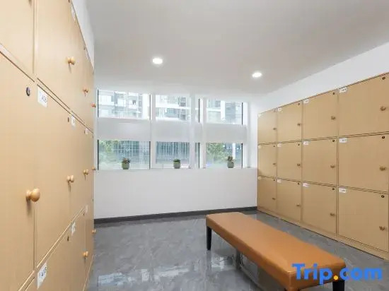 LLYouth Hostel (Chenghua East Railway Station Yinghui Road Metro Station Branch)