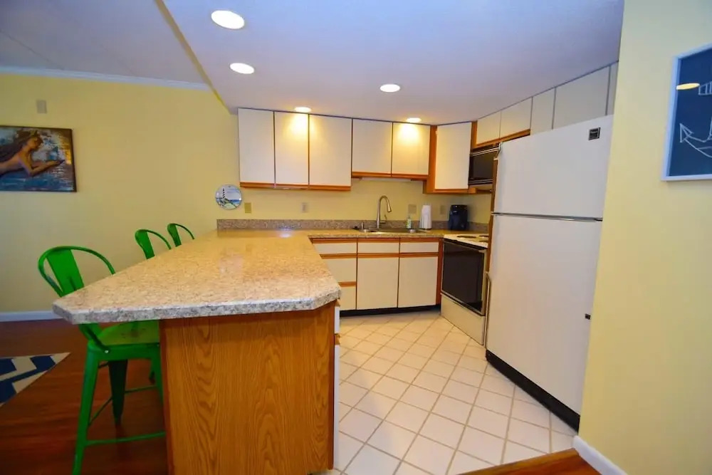 Harbour Island 306k 2 Bedroom Condo