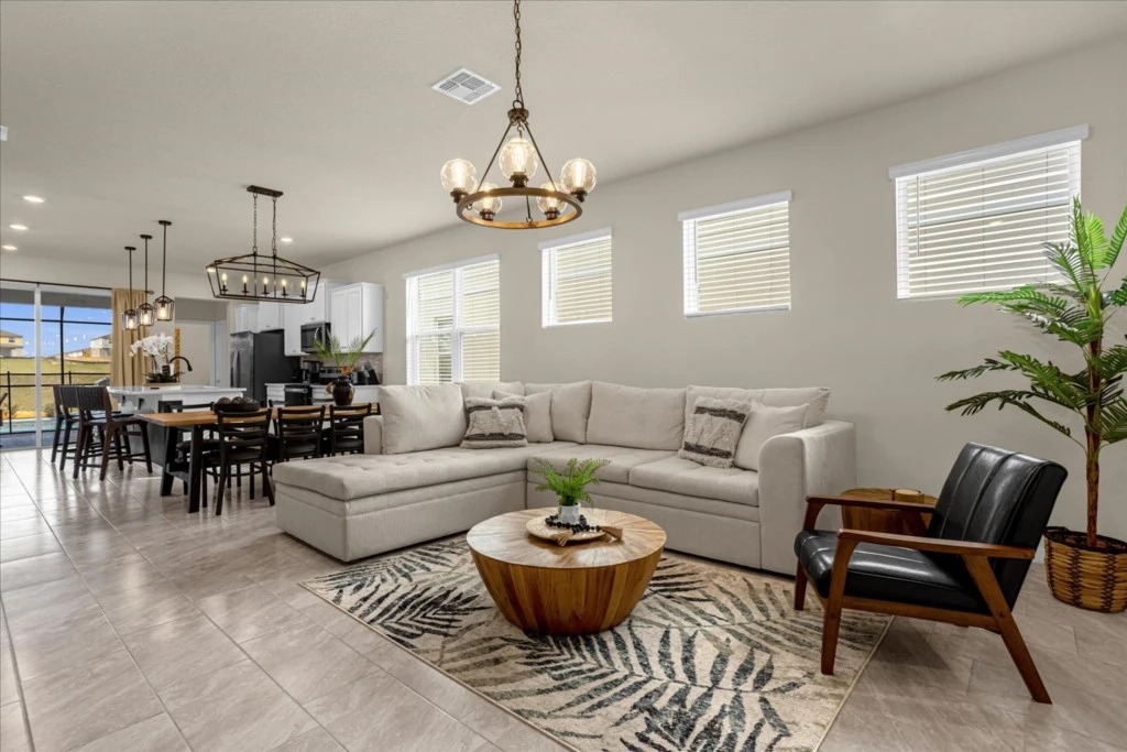 1226 Aloha Blvd, Davenport, US