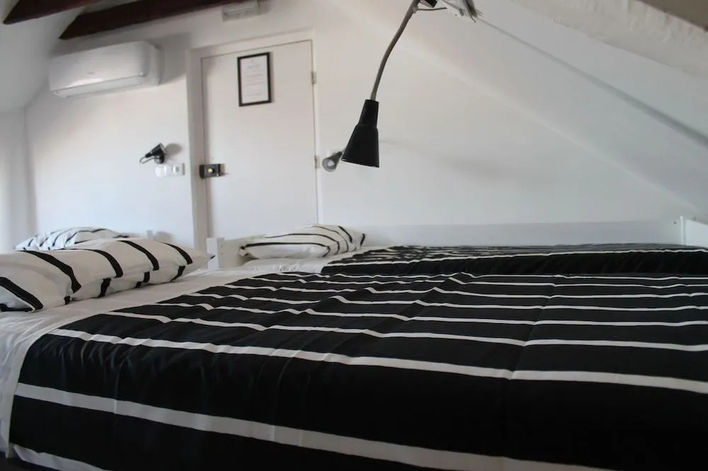 Surf in Chiado Hostel