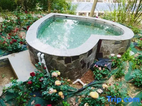 Tangzhaishan Hot Spring International Hotel