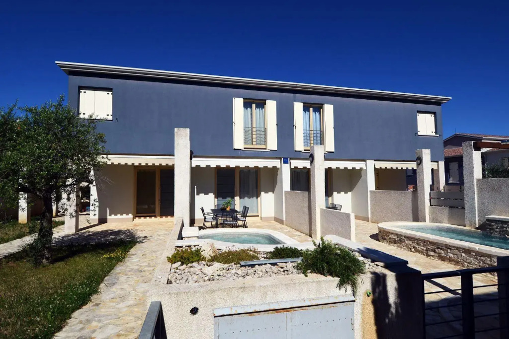 Villa Blue II
