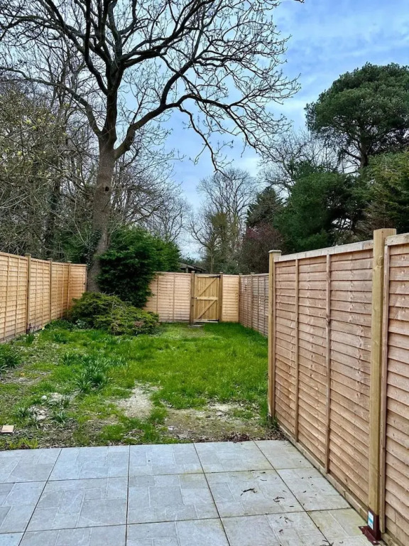 House in Croydon Welcomes you to Comfort and Style