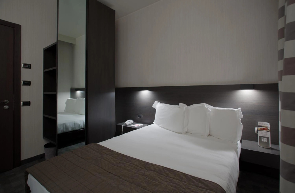 Hotel Ovest