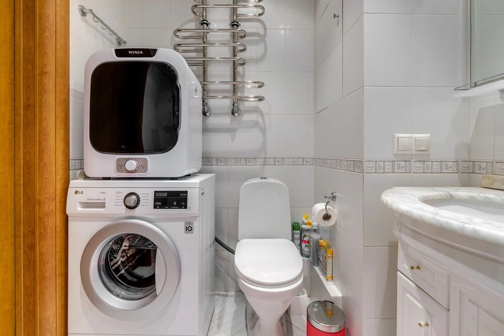 Simply Comfort - Spacious Apartment 10 min to Metro