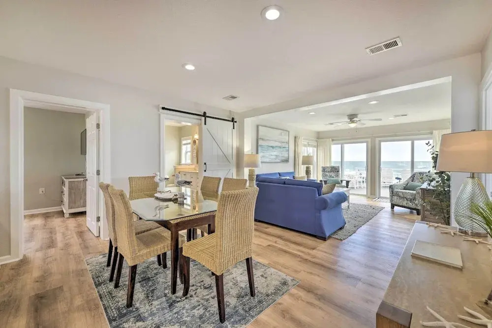 Breezy PCB Retreat w/ Direct Beach Access!