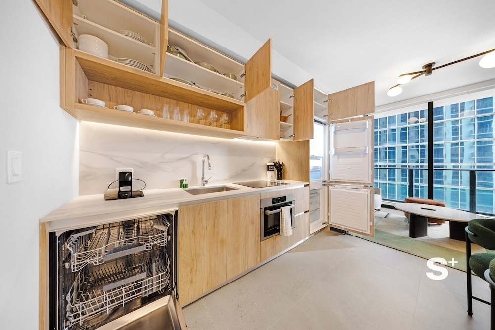 Modern Condo in DTW Miami - Gym & Pool