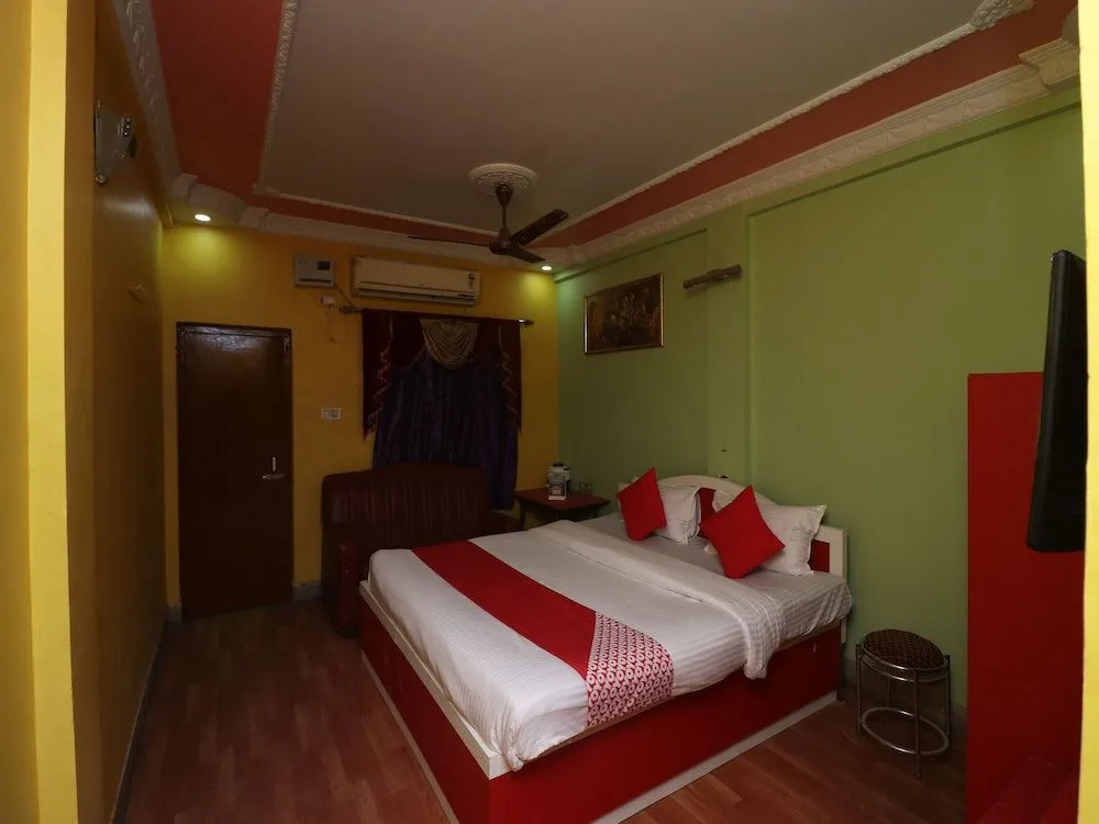 Oyo 27996 Hotel Green Park