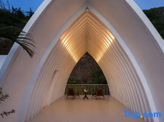 See the Mountains Again | Holiday Villa · Mountain · Seaview Holiday Hotel