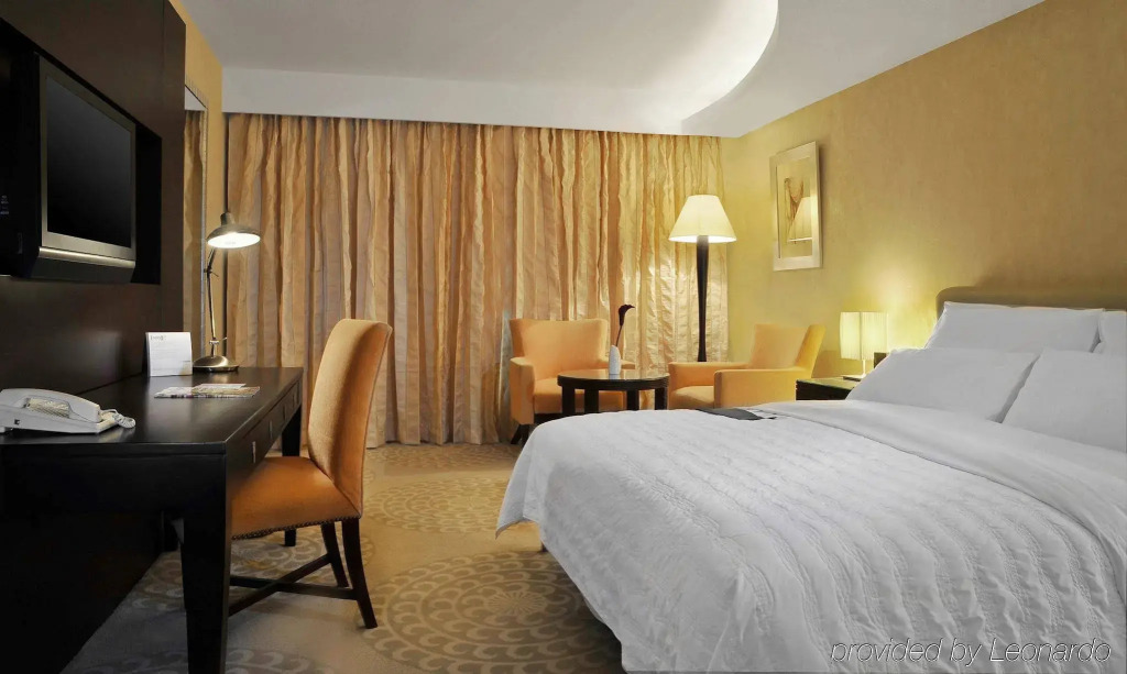 Le Meridien Pyramids Hotel & Spa