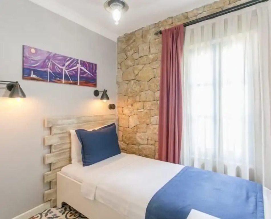 Ayapetro Hotel
