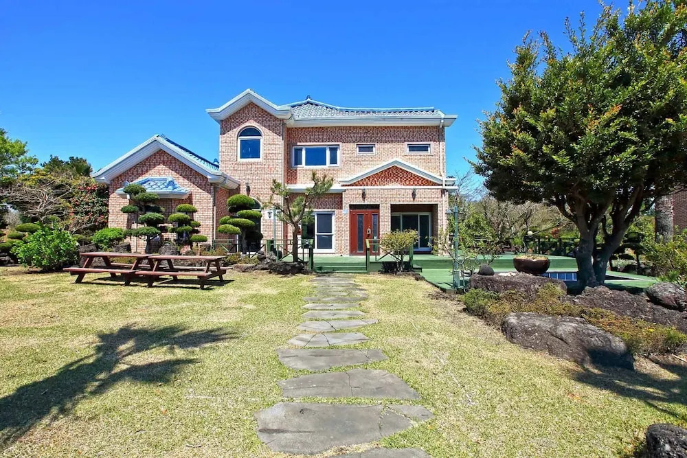 Jeju Ocean Sky Village Pension