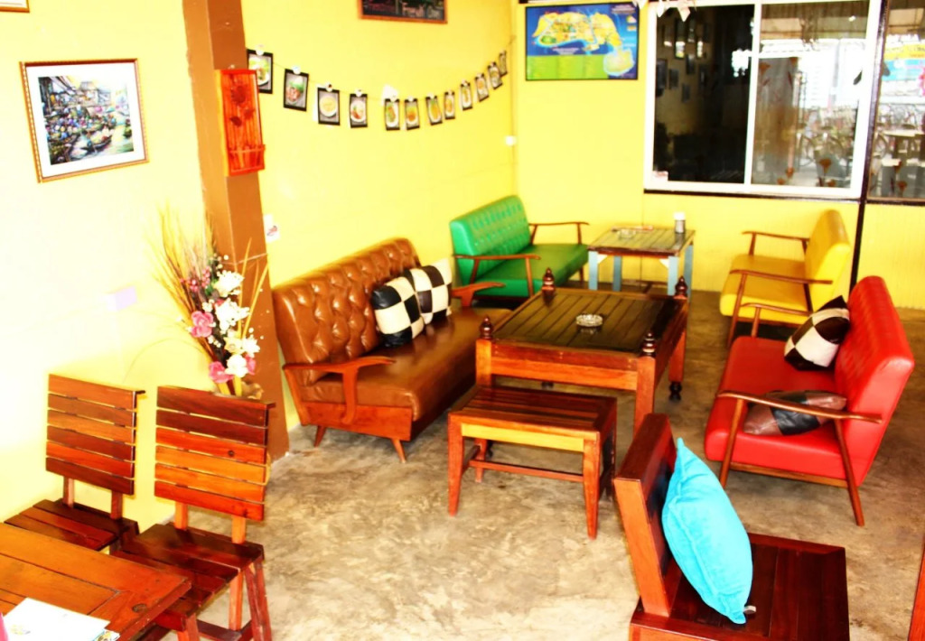 December House(ดีเซมเบอร์ เฮาส์)