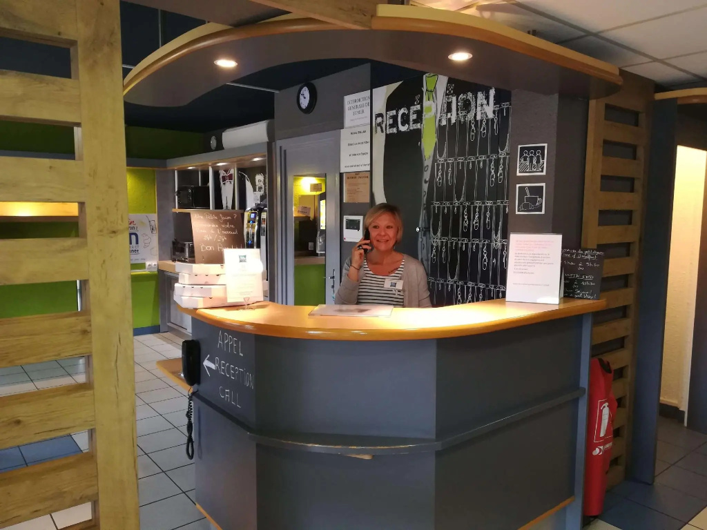 B&B HOTEL Nîmes Caissargues