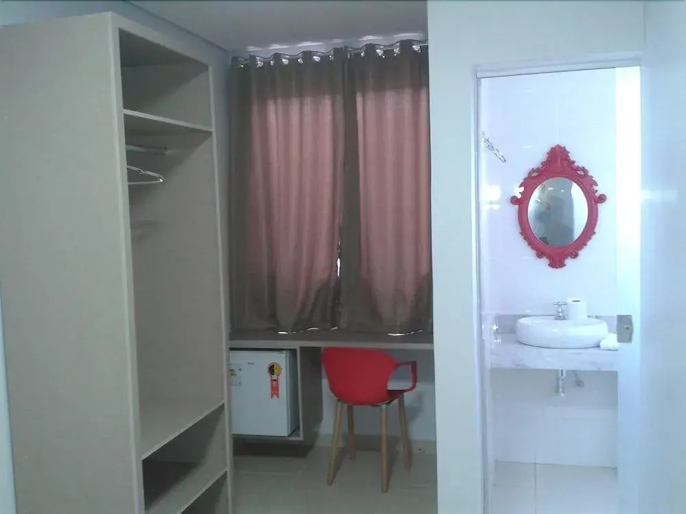 Atlas Hotel II