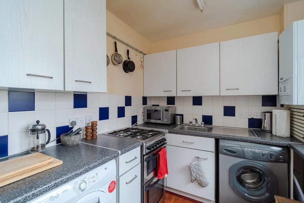 A Cosy 1 Bedroom Flat With a Balcony