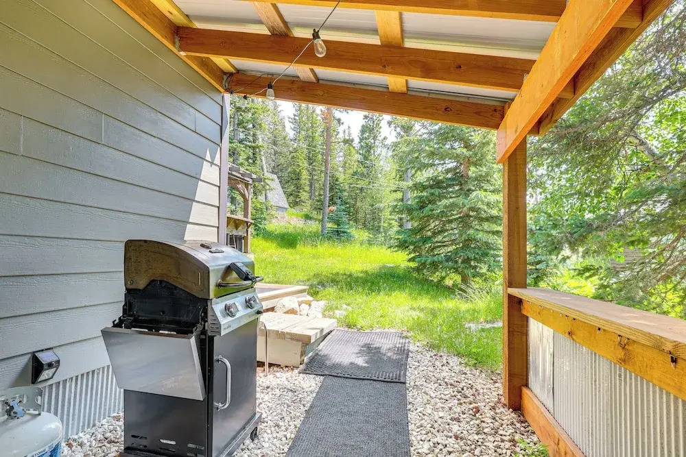 Scenic Lead Cabin: Steps to Terry Peak Ski Area!