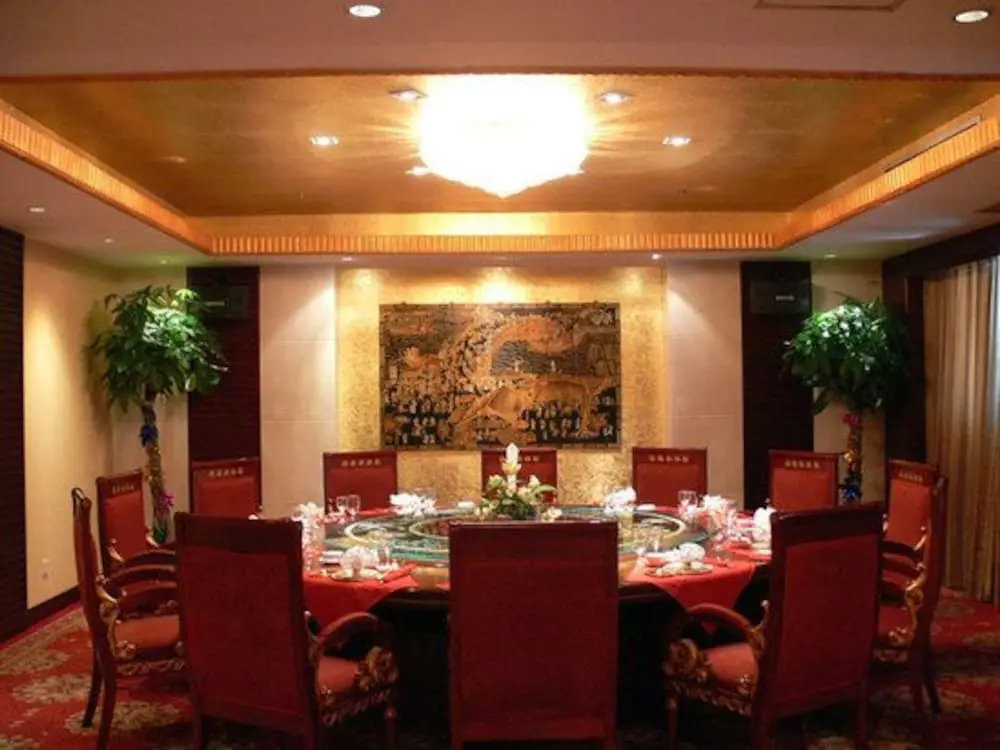 Shanghai Golden Jade Sunshine Hotel