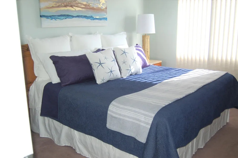 Sunset Royale 104 1 Bedroom 1 Bathroom Apts