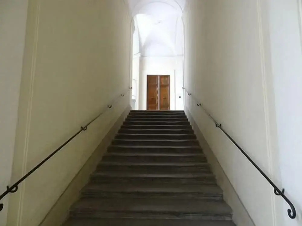 In Rome, Aristocratic, 3 Bedroom in Elegant, Historic Palace 3 Bedrooms 3 Bathrooms Apts