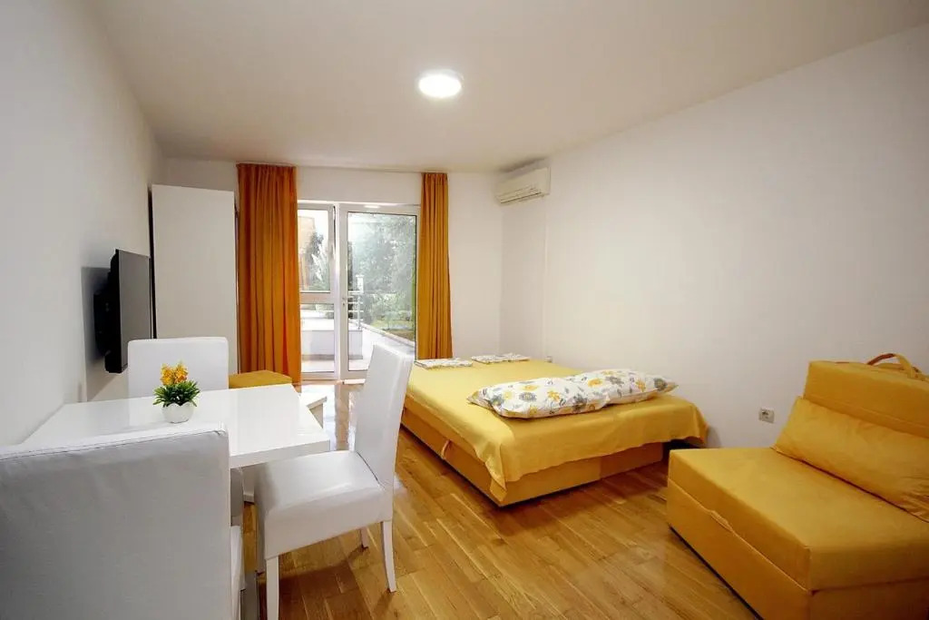Holiday apartments Petrovac