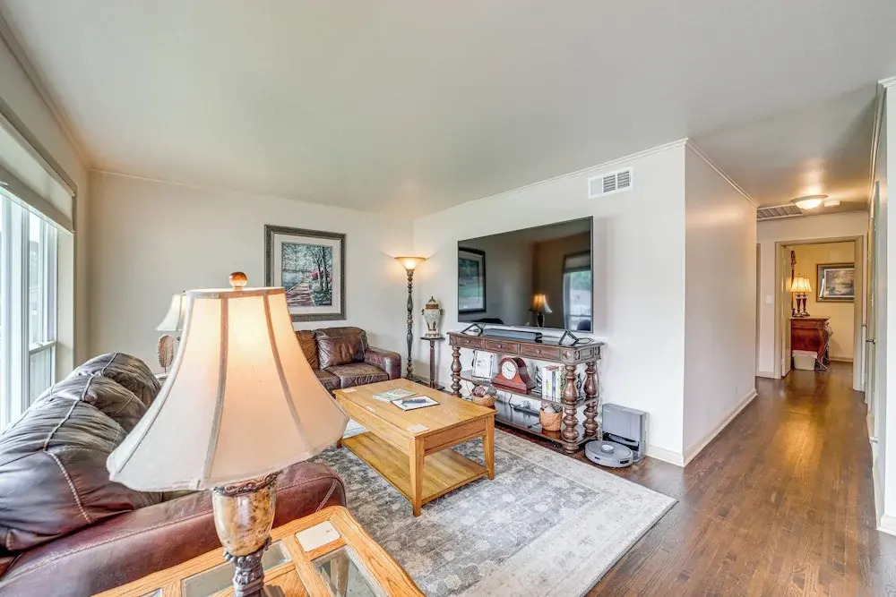 Family-friendly Sand Springs Home ~ 8 Mi to Tulsa!