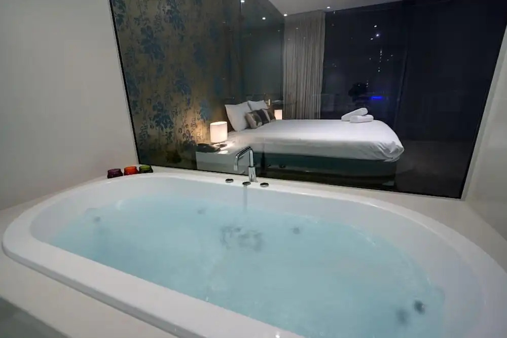 Circle on Cavill - Private Apartments - Apartment Stay