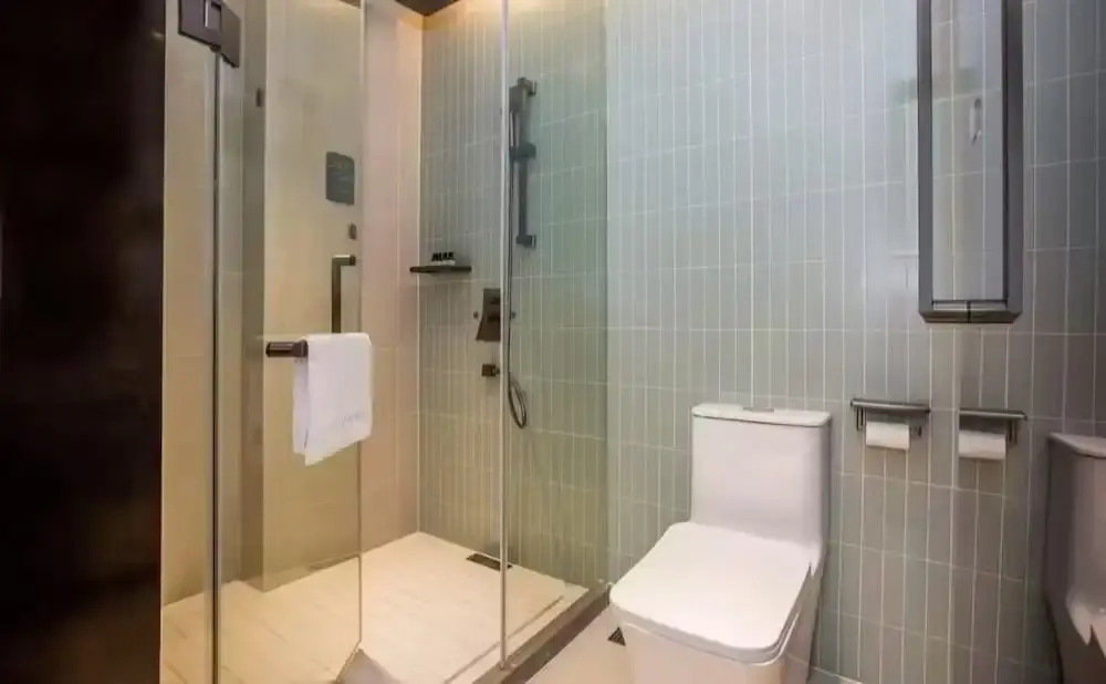 Yifeng hotel