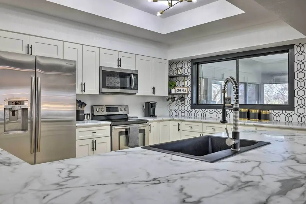 3 Mi to Dtwn! Riverfront Seguin Home w/ Sunroom